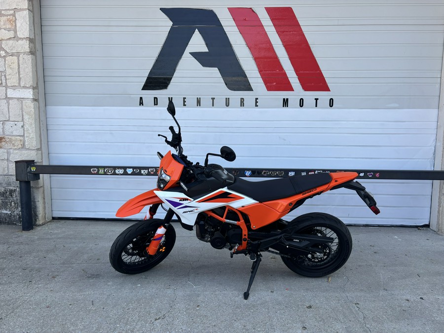 2026 KTM 390 SMC R