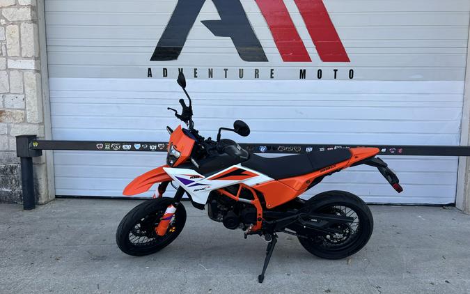 2026 KTM 390 SMC R
