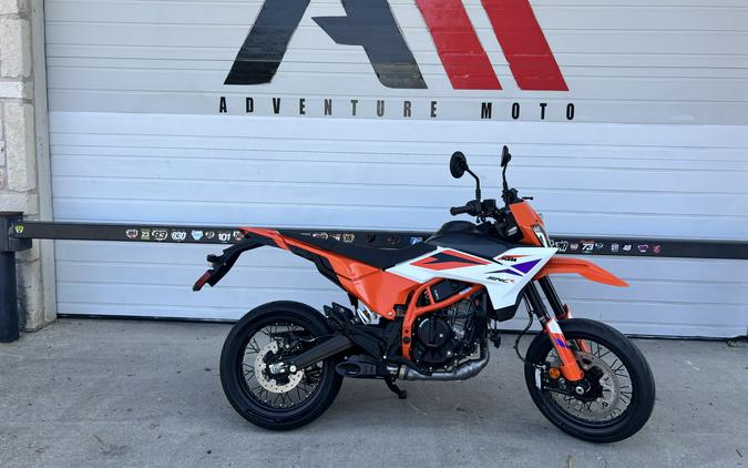 2026 KTM 390 SMC R