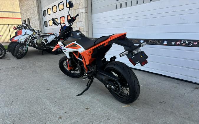 2026 KTM 390 SMC R