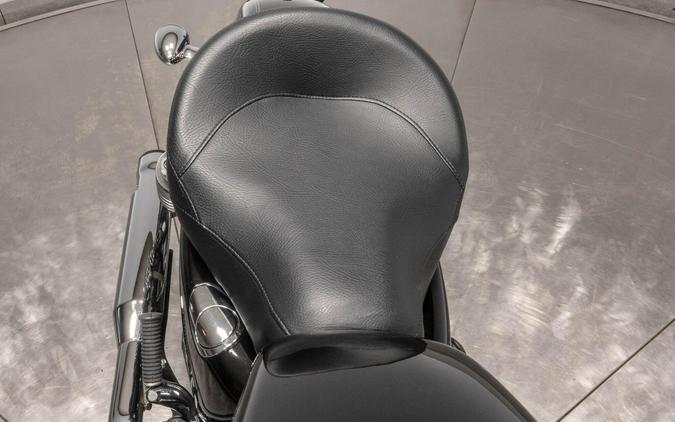 2016 HARLEY-DAVIDSON XL1200C 1200 CUSTOM in Vivid Black