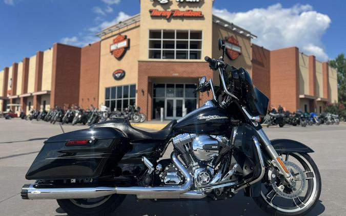 2015 Harley-Davidson® FLHXS Street Glide® Special Black Denim 661926