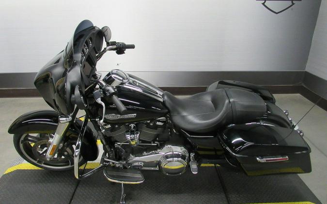 2022 Harley-Davidson® FLHX - Street Glide®