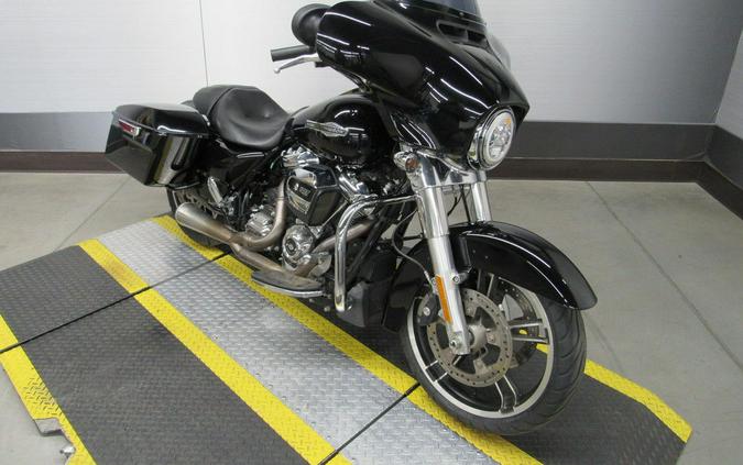 2022 Harley-Davidson® FLHX - Street Glide®