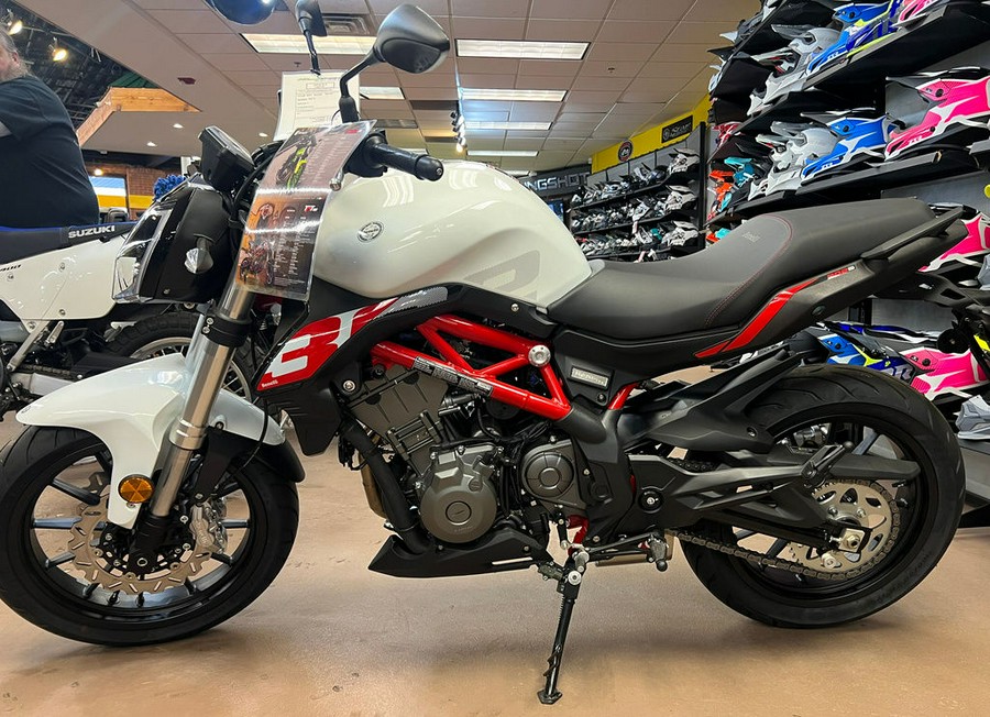 2021 Benelli 302S