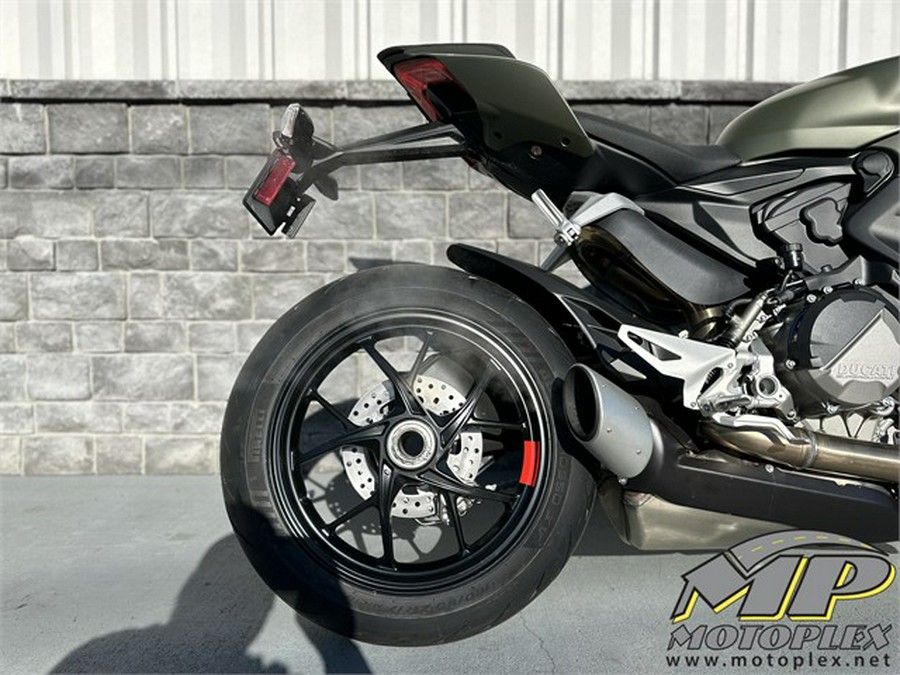 2024 Ducati STREETFIGHTER V2