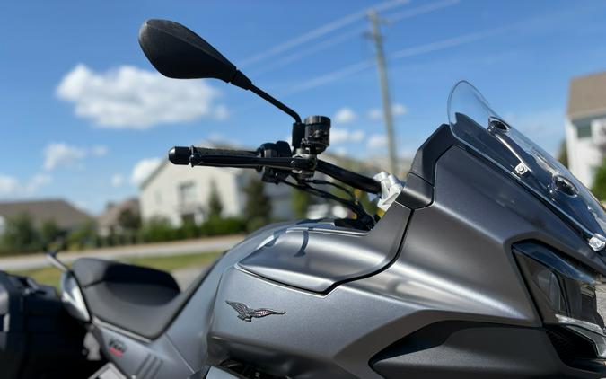 2025 Moto Guzzi V100 Mandello