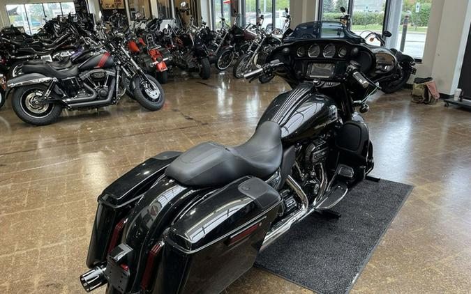 2017 Harley-Davidson FLHXSE - CVO Street Glide