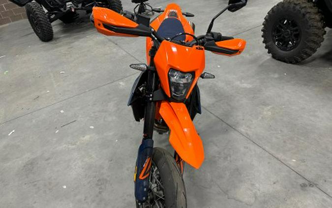 2026 KTM 690 SMC R