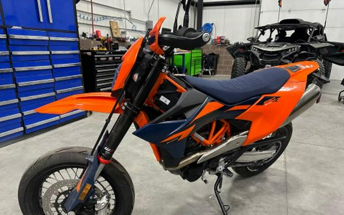 2026 KTM 690 SMC R