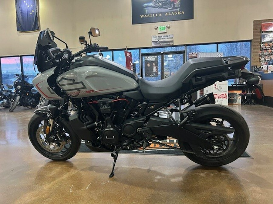 2025 Harley-Davidson® Pan America® 1250 ST