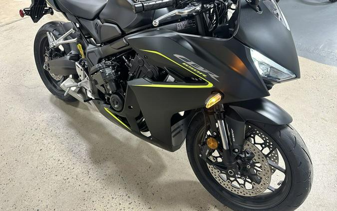 2026 Honda CBR650R E-Clutch