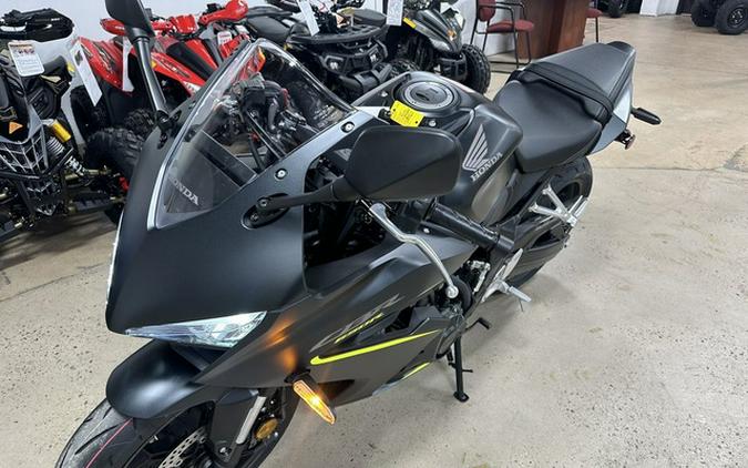 2026 Honda CBR650R E-Clutch