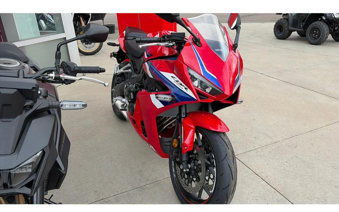 2026 CBR650R E-Clutch - Honda