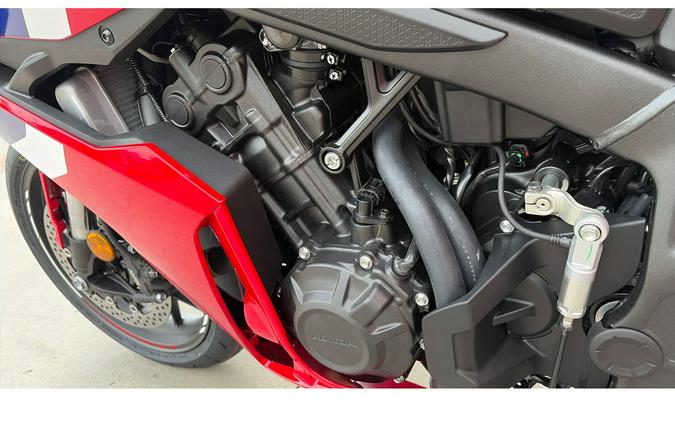 2026 CBR650R E-Clutch - Honda