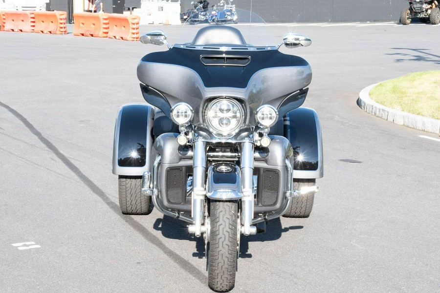 2022 Harley-Davidson Tri Glide Ultra FLHTCUTG