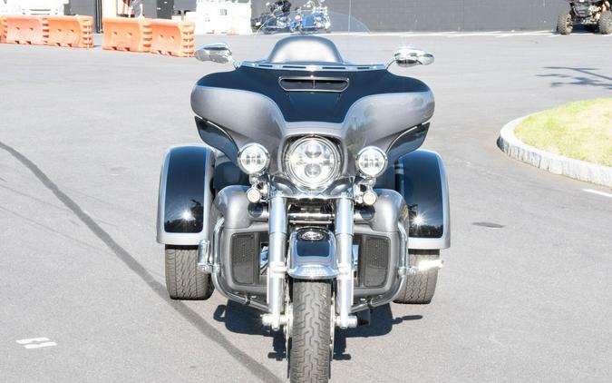 2022 Harley-Davidson Tri Glide Ultra FLHTCUTG