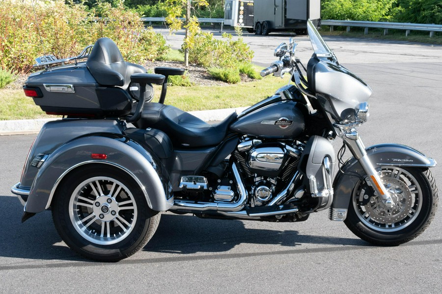 2022 Harley-Davidson Tri Glide Ultra FLHTCUTG