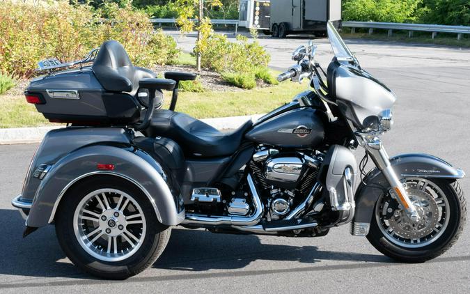 2022 Harley-Davidson Tri Glide Ultra FLHTCUTG