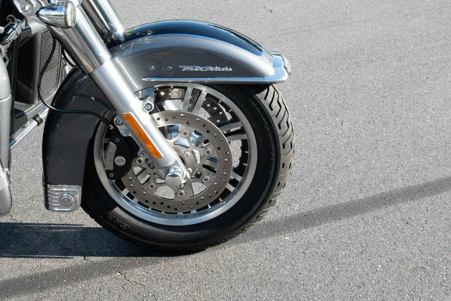 2022 Harley-Davidson Tri Glide Ultra FLHTCUTG