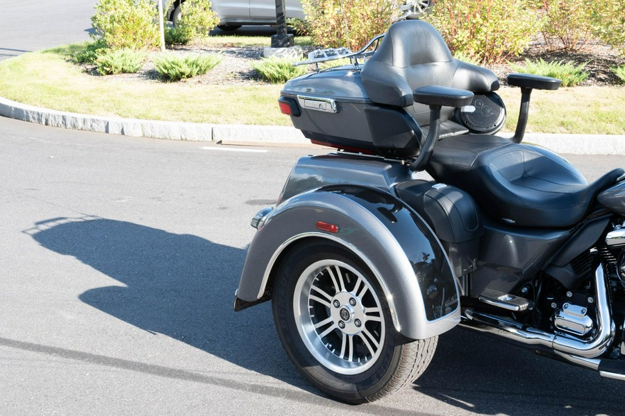 2022 Harley-Davidson Tri Glide Ultra FLHTCUTG
