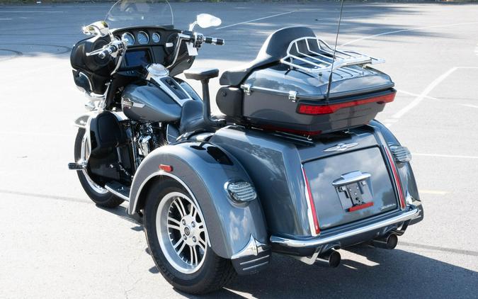 2022 Harley-Davidson Tri Glide Ultra FLHTCUTG
