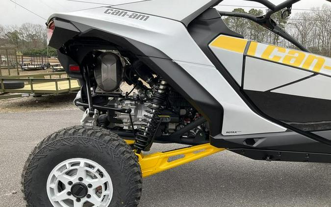 2024 Can-Am® Maverick R 999T DCT