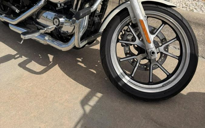 2014 Harley-Davidson SuperLow 1200T B WHT/MDNTE PRL W/ PINSTRIP