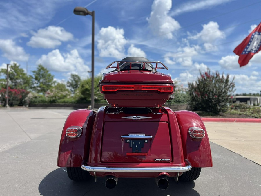 2021 Harley-Davidson® FLHTCUTG Tri Glide® Ultra Billiard Red 852990