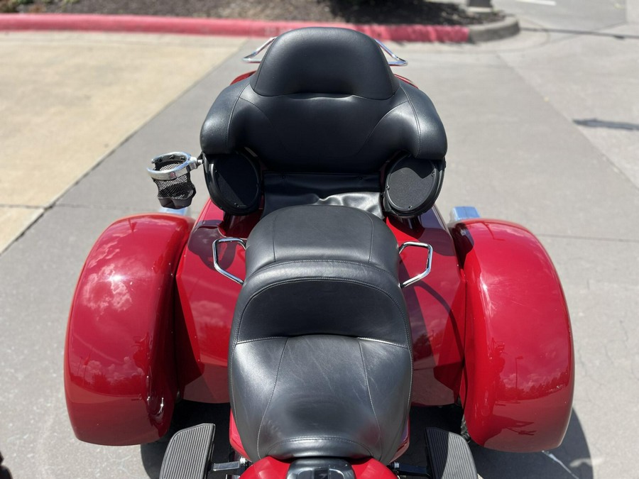 2021 Harley-Davidson® FLHTCUTG Tri Glide® Ultra Billiard Red 852990