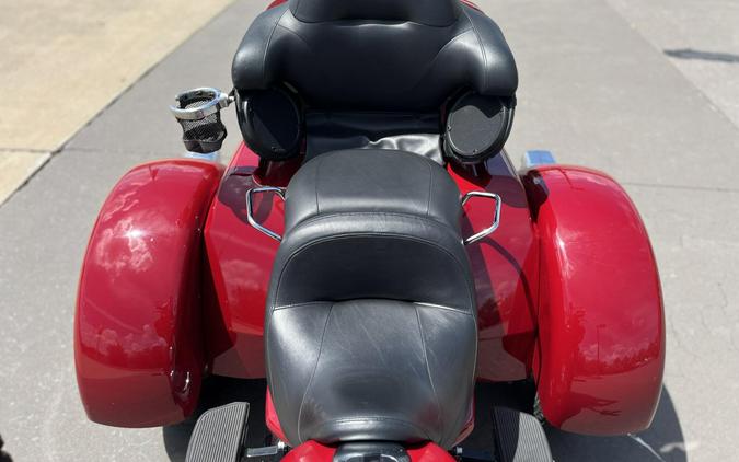 2021 Harley-Davidson® FLHTCUTG Tri Glide® Ultra Billiard Red 852990