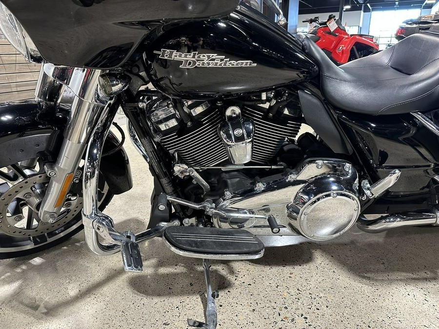 2017 Harley-Davidson® STREET GLIDE BASE