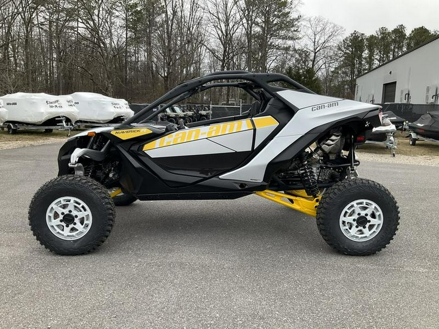 2024 Can-Am® Maverick R 999T DCT