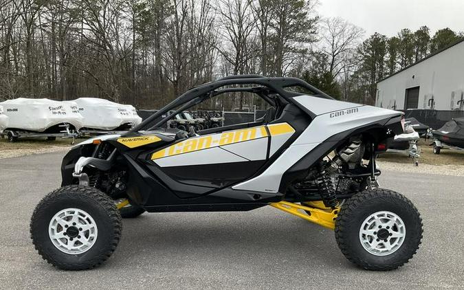 2024 Can-Am® Maverick R 999T DCT