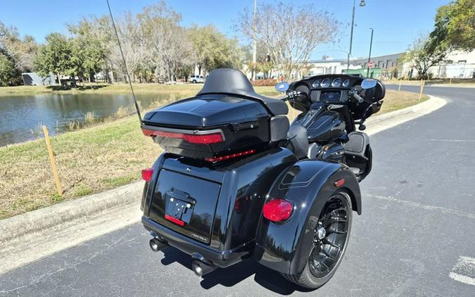 2025 Harley-Davidson FLHTCUTG - Tri Glide Ultra