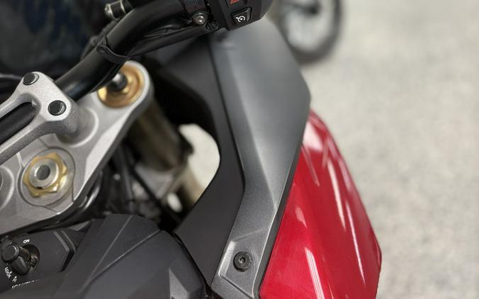 2024 SUZUKI GSX-S1000GT Glass Sparkle Black - US0960