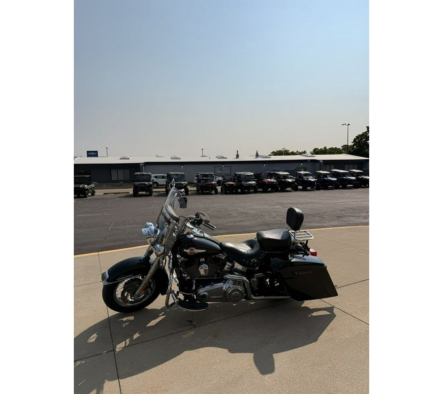 2017 Harley-Davidson® FLSTC - Heritage Softail® Classic