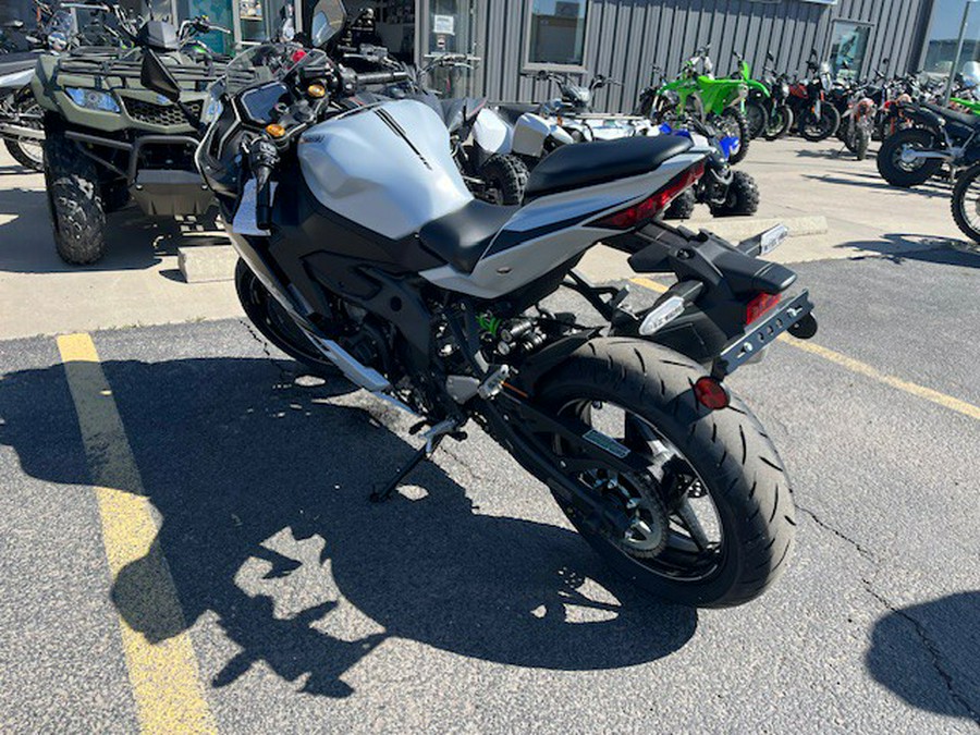 2025 Kawasaki Ninja® ZX™-4RR ABS