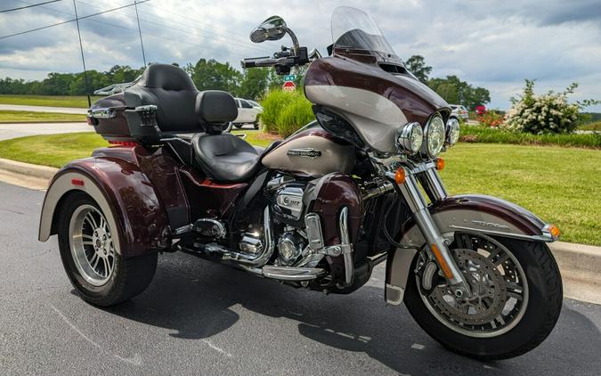 2018 Harley-Davidson Tri Glide Ultra Twisted Cherry/Silver Fortune