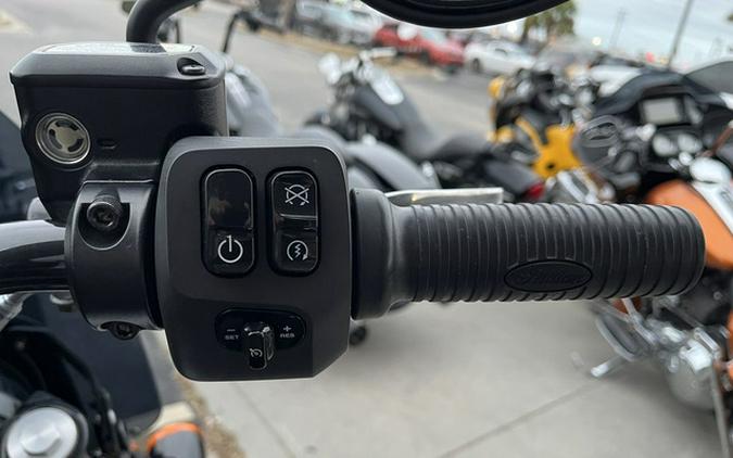 2023 Indian Chief Bobber Black Metallic