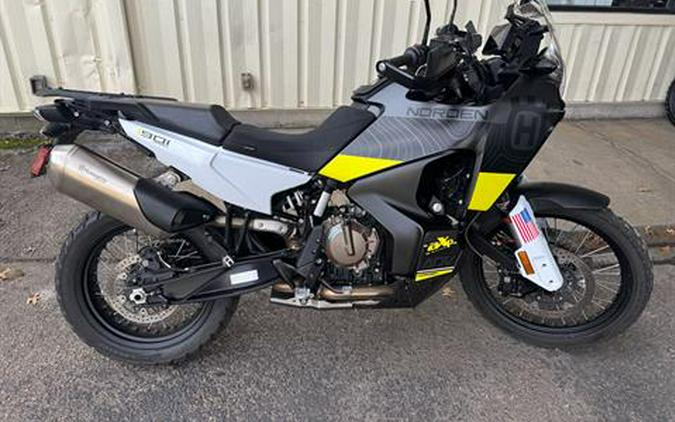 2022 Husqvarna Norden 901