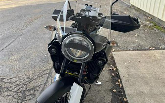 2022 Husqvarna Norden 901