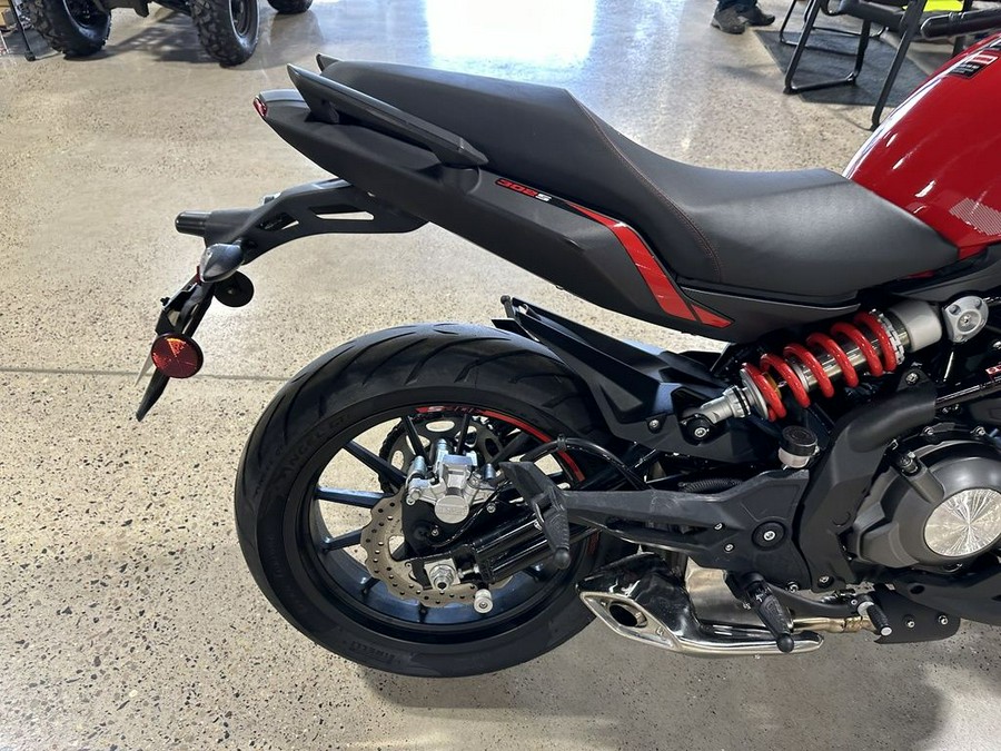 2022 Benelli 302S