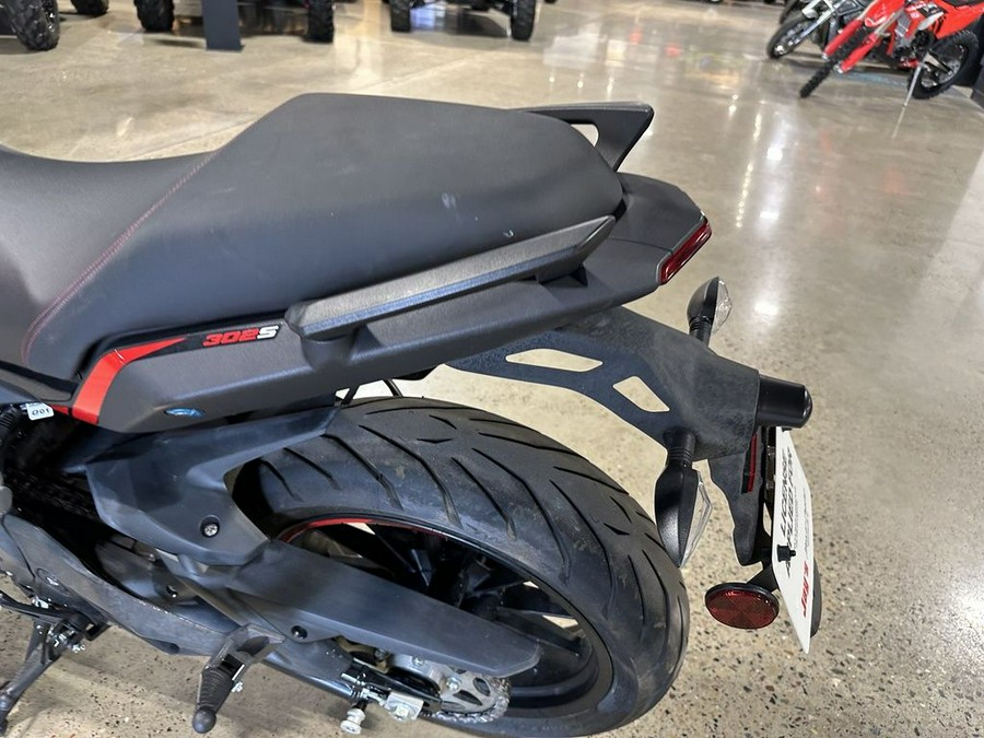 2022 Benelli 302S