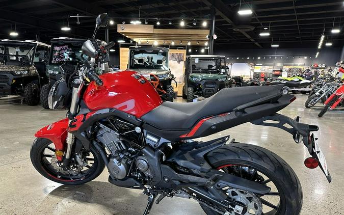 2022 Benelli 302S