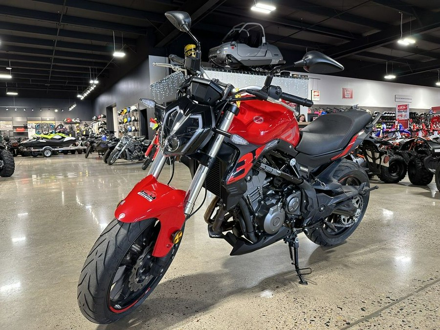 2022 Benelli 302S