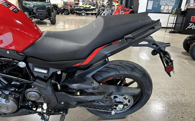 2022 Benelli 302S