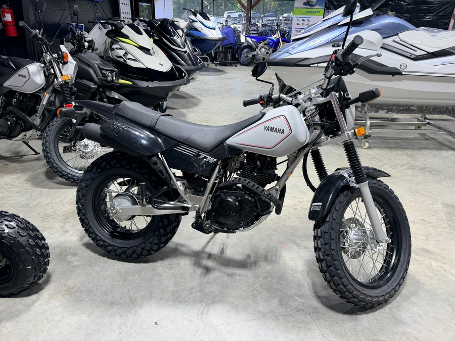 2027 Yamaha TW 200