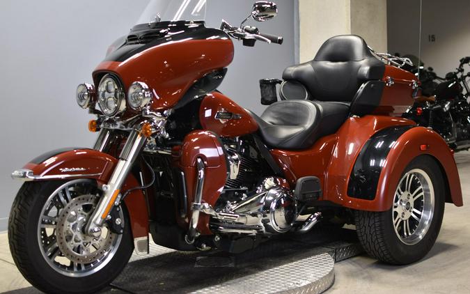 2024 Harley-Davidson Tri Glide Ultra FLHTCUTG