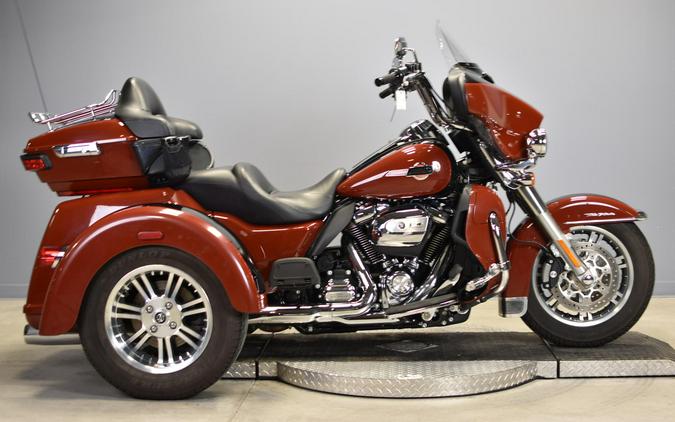 2024 Harley-Davidson Tri Glide Ultra FLHTCUTG